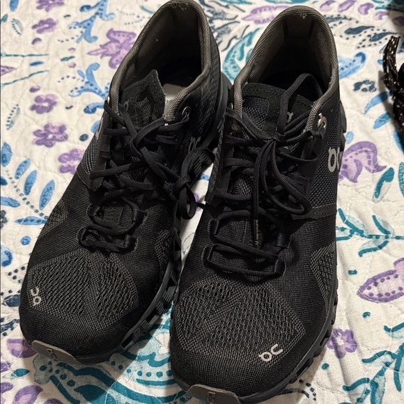 On Running Shoes - On Running Women's Black and Gray Athletic Shoes